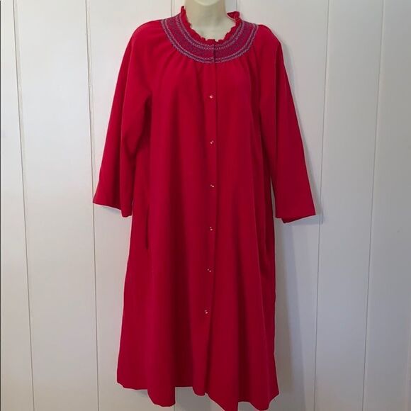 Vtg Vanity Fair red velour snap up smocked robe - Picture 1 of 8